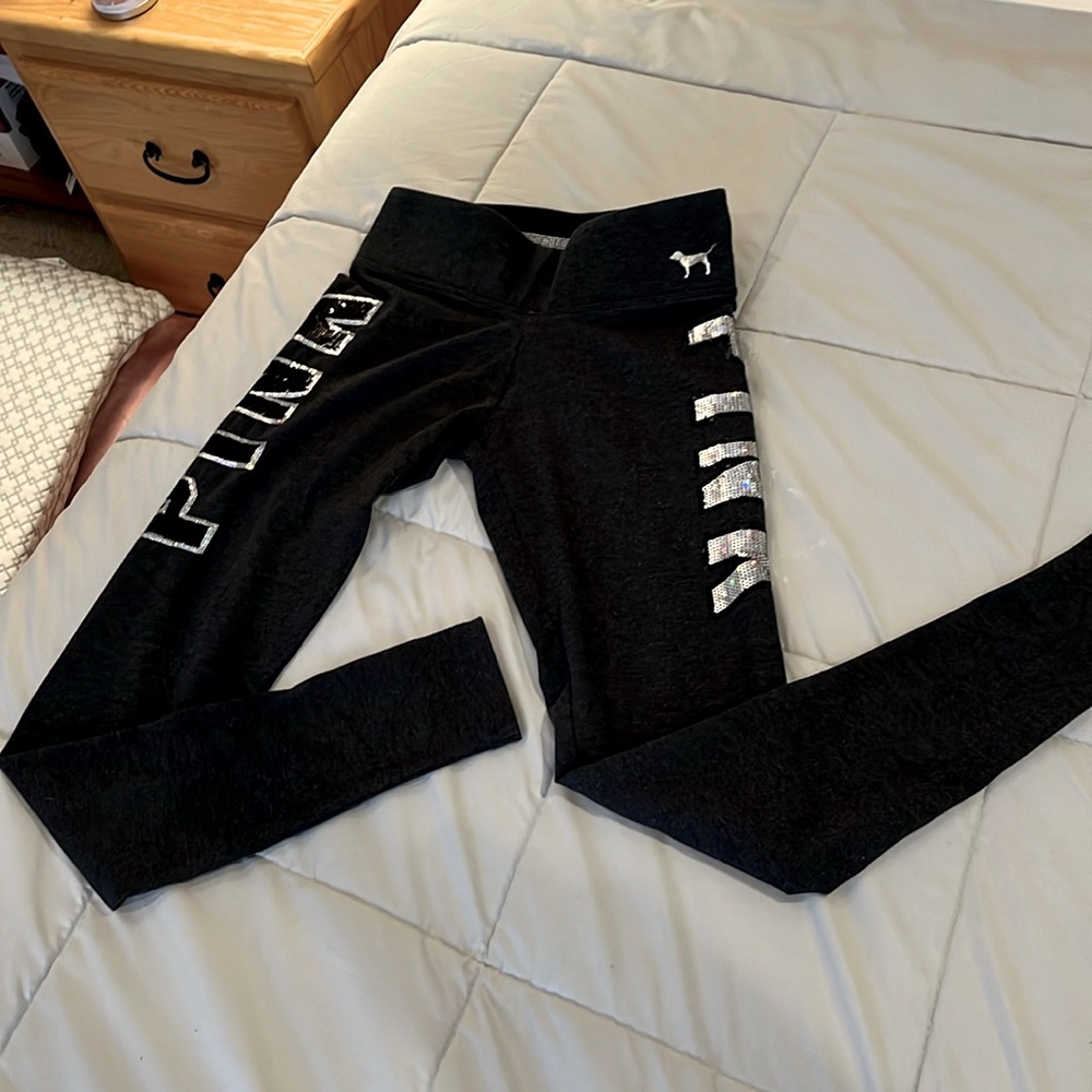 PINK yoga pants with bling